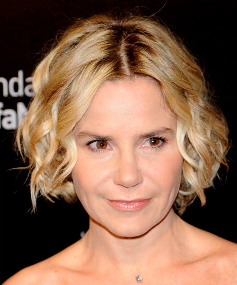 Short Wavy Hairstyles for Elongated Faces – Designs by Brittney